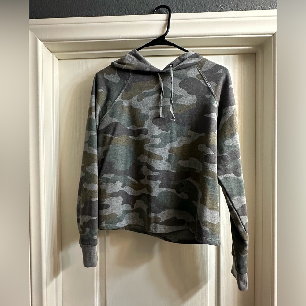 Torrid camo crop hoodie